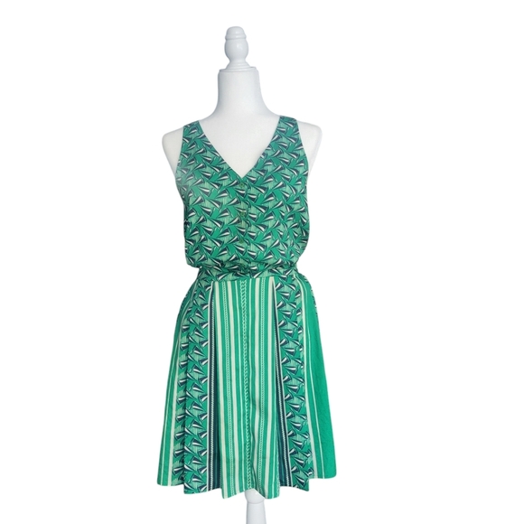 Collective Concepts Chic Green Patterned Sleeveless Dress - Picture 1 of 8